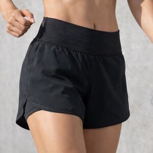 Outdoor Voices Hudson 3.5” Shorts In Black size Medium